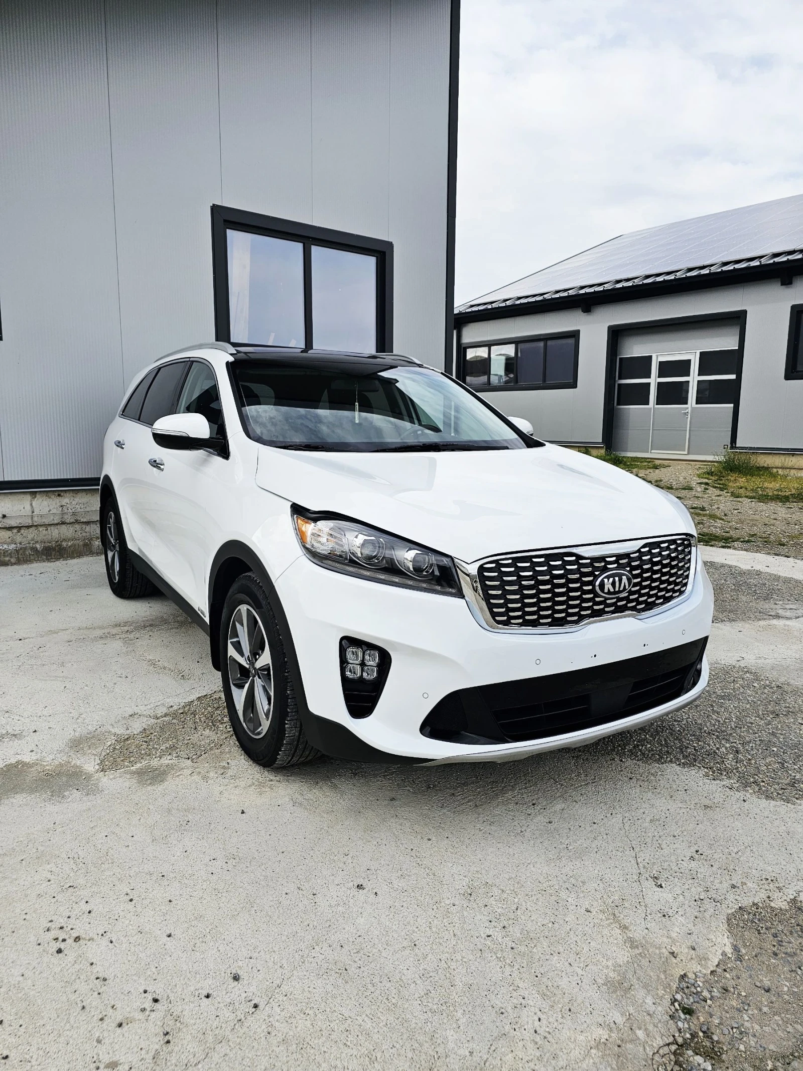 Kia Sorento 3.3 EX V6 AWD 295к.с 8ск. Камера Панорама, снимка 3 - Автомобили и джипове - 54126317