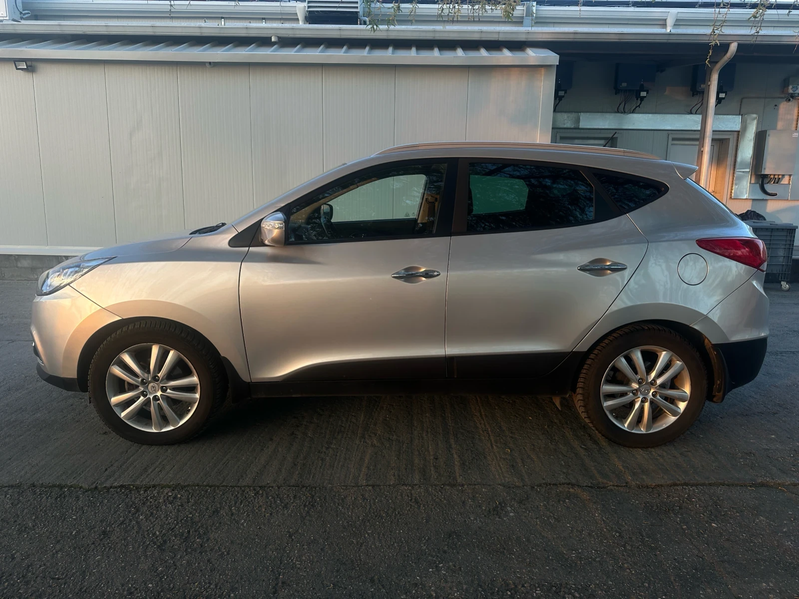 Hyundai IX35, снимка 8 - Автомобили и джипове - 54175655