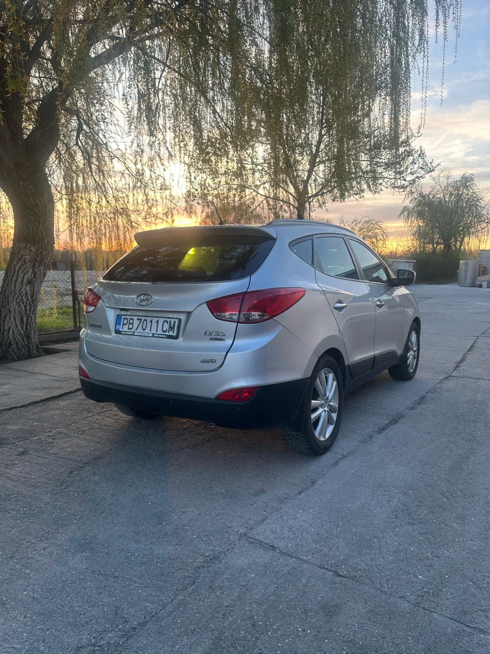 Hyundai IX35, снимка 4 - Автомобили и джипове - 54175655