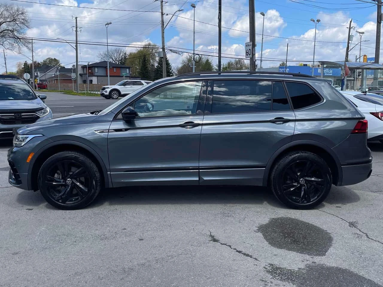 VW Tiguan  R Line Black Edition | PANO | LED | PODGREV | 2K, снимка 3 - Автомобили и джипове - 54504984