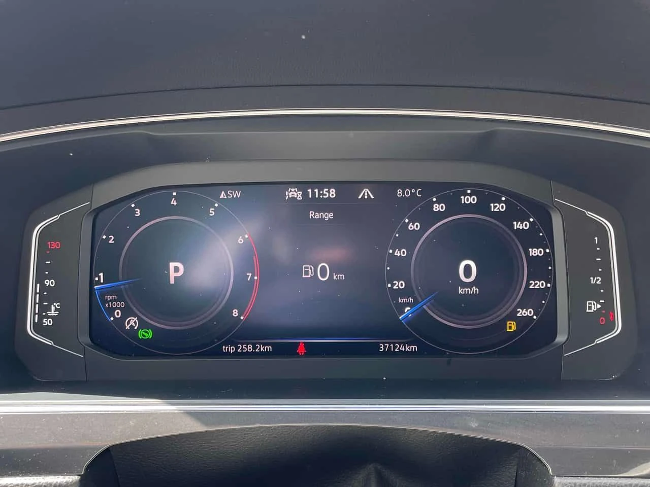 VW Tiguan  R Line Black Edition | PANO | LED | PODGREV | 2K, снимка 8 - Автомобили и джипове - 54504984