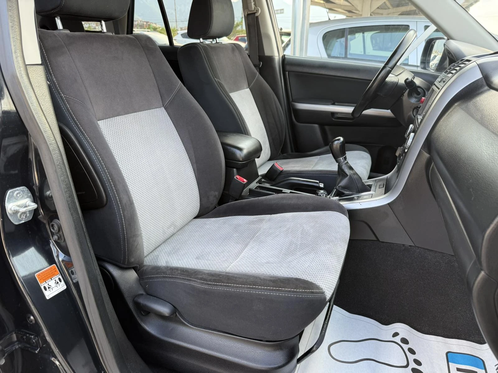 Suzuki Grand vitara 1.9D 130kc Italia 4x4, снимка 14 - Автомобили и джипове - 55312161
