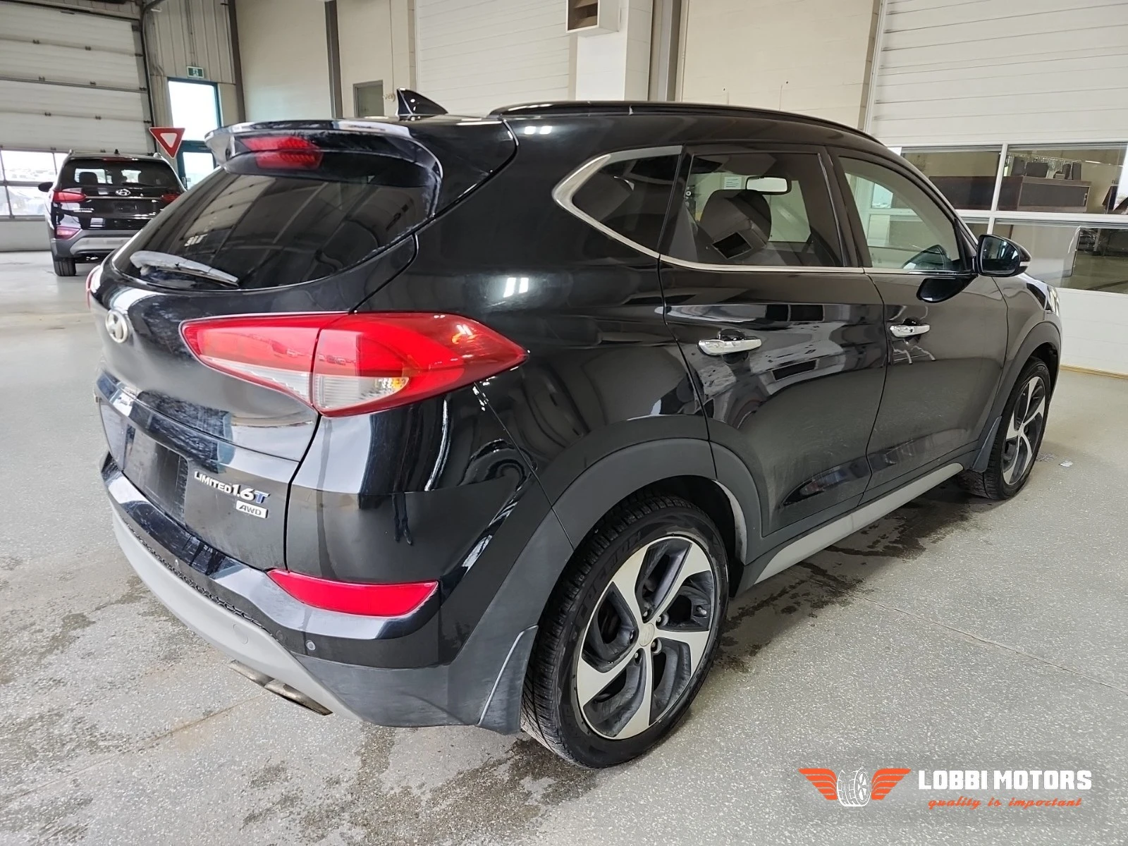 Hyundai Tucson, снимка 3 - Автомобили и джипове - 56431333