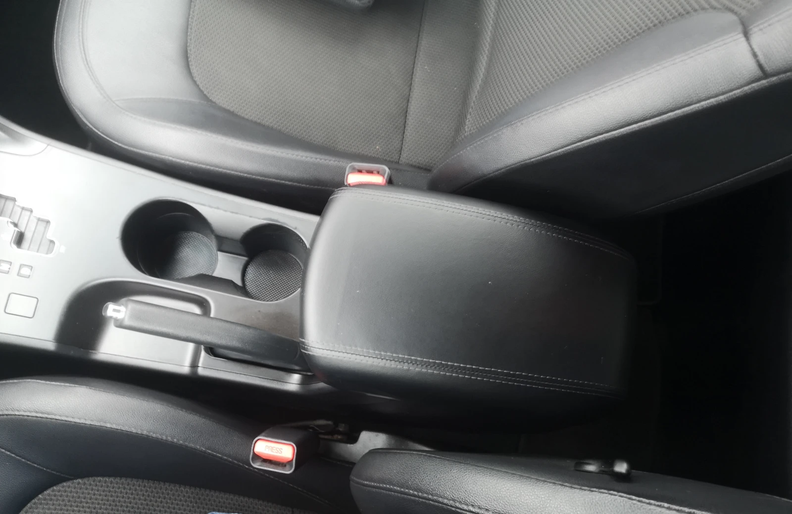 Hyundai IX35, снимка 15 - Автомобили и джипове - 56747858