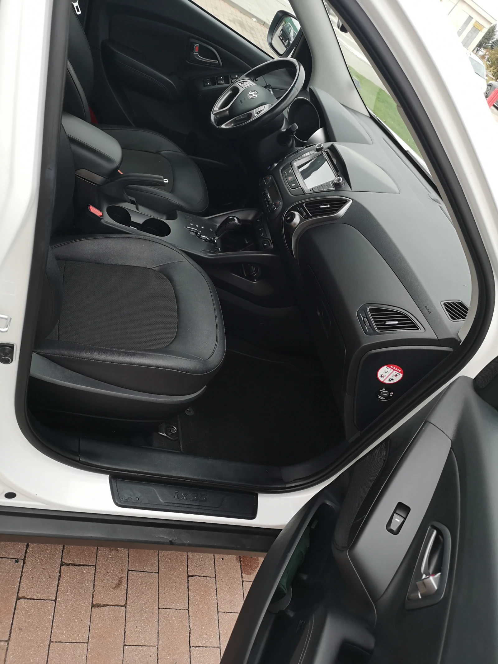 Hyundai IX35, снимка 8 - Автомобили и джипове - 56747858