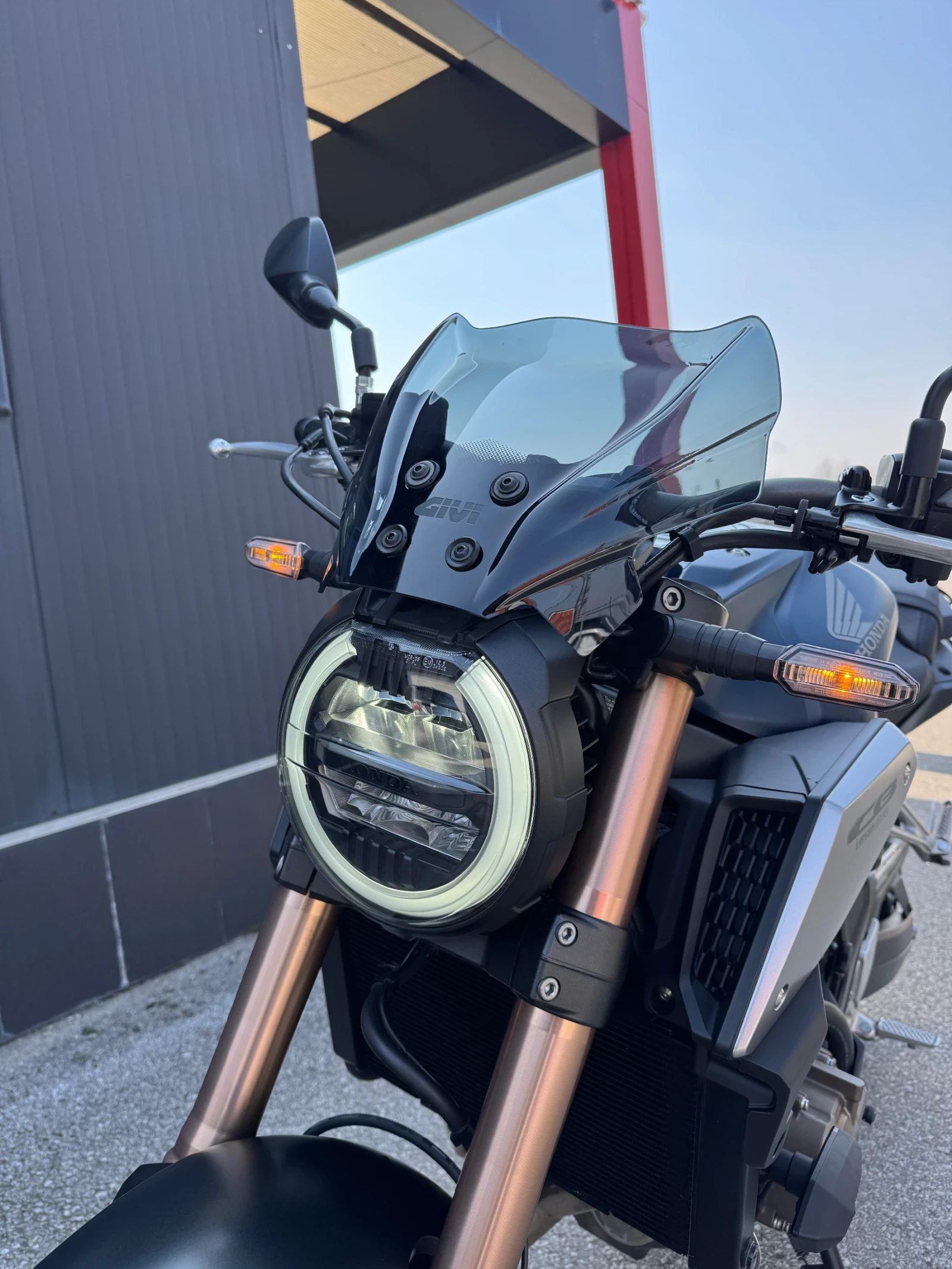 Honda Cb 650R-ABS-TCS-LED-TOP TOP, снимка 6 - Мотоциклети и мототехника - 53876654