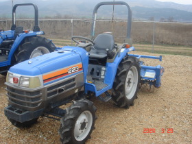 Трактор Kubota СКАЙТРАК, снимка 1 - Селскостопанска техника - 44382557