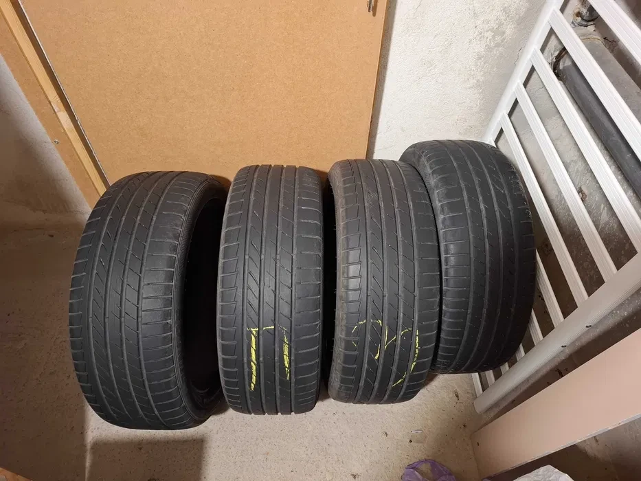Гуми Летни 215/45R18