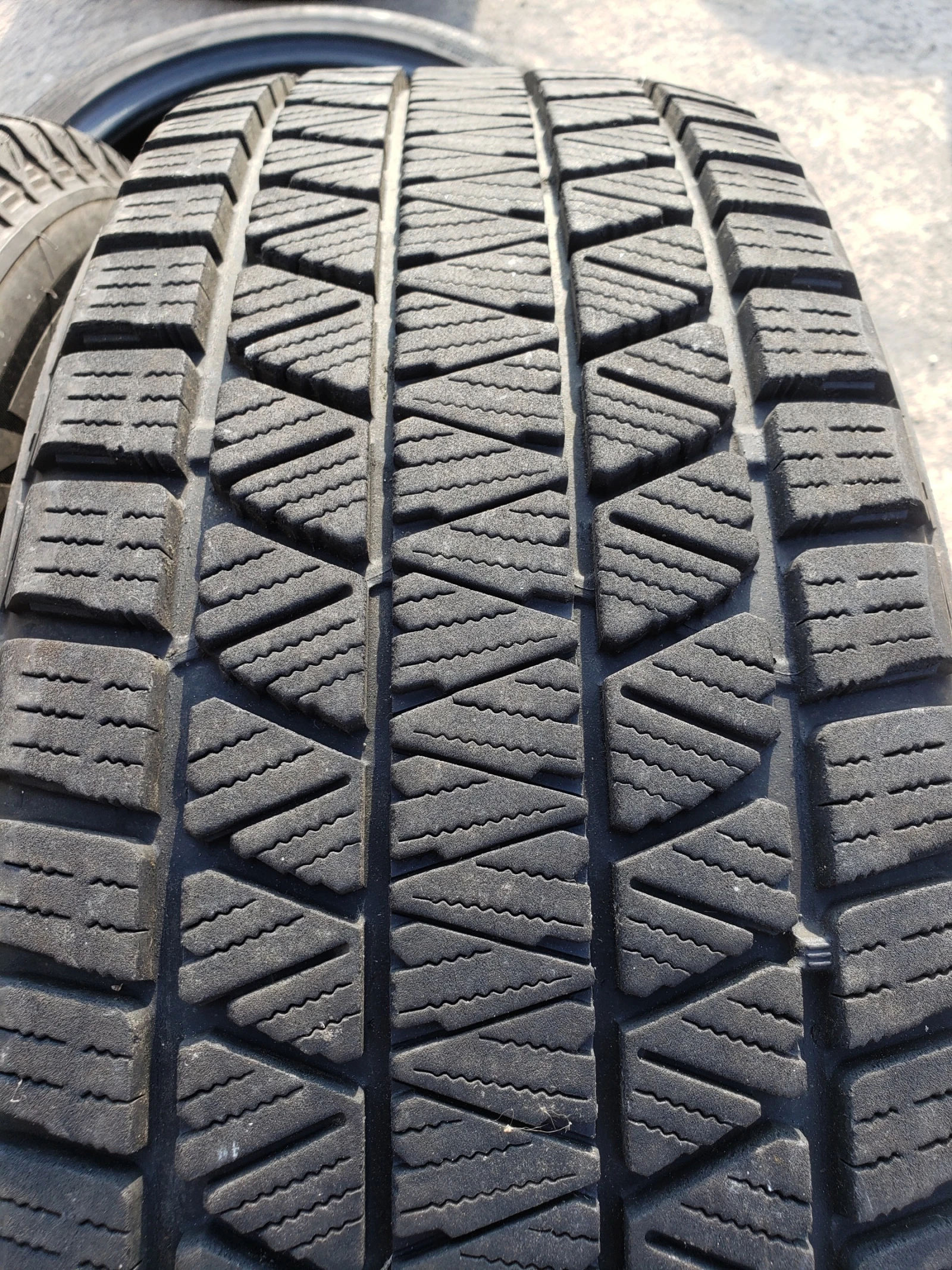 Гуми Зимни 225/65R17