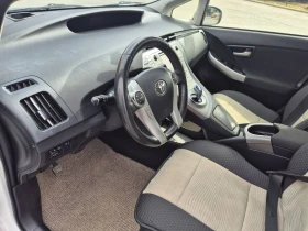 Toyota Prius Хибрид, снимка 12