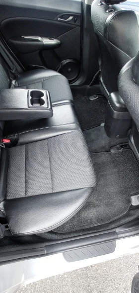 Обява за продажба на Honda Civic 1.8 i-VTEC, Facelift ~12 900 лв. - изображение 5 | Auto.bg Обява за продажба на Honda Civic 1.8 i-VTEC, Facelift ~12 900 лв. - изображение 5