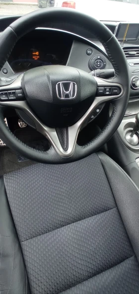 Обява за продажба на Honda Civic 1.8 i-VTEC, Facelift ~12 900 лв. - изображение 8 | Auto.bg Обява за продажба на Honda Civic 1.8 i-VTEC, Facelift ~12 900 лв. - изображение 8