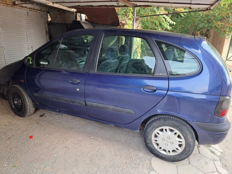 Renault Scenic, снимка 3 - Автомобили и джипове - 47146196