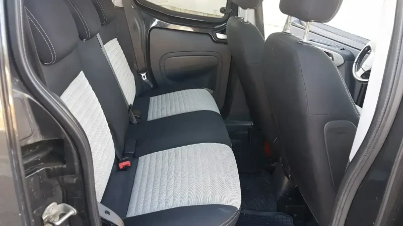 Fiat Qubo 1.4i клима, снимка 11 - Автомобили и джипове - 47492552