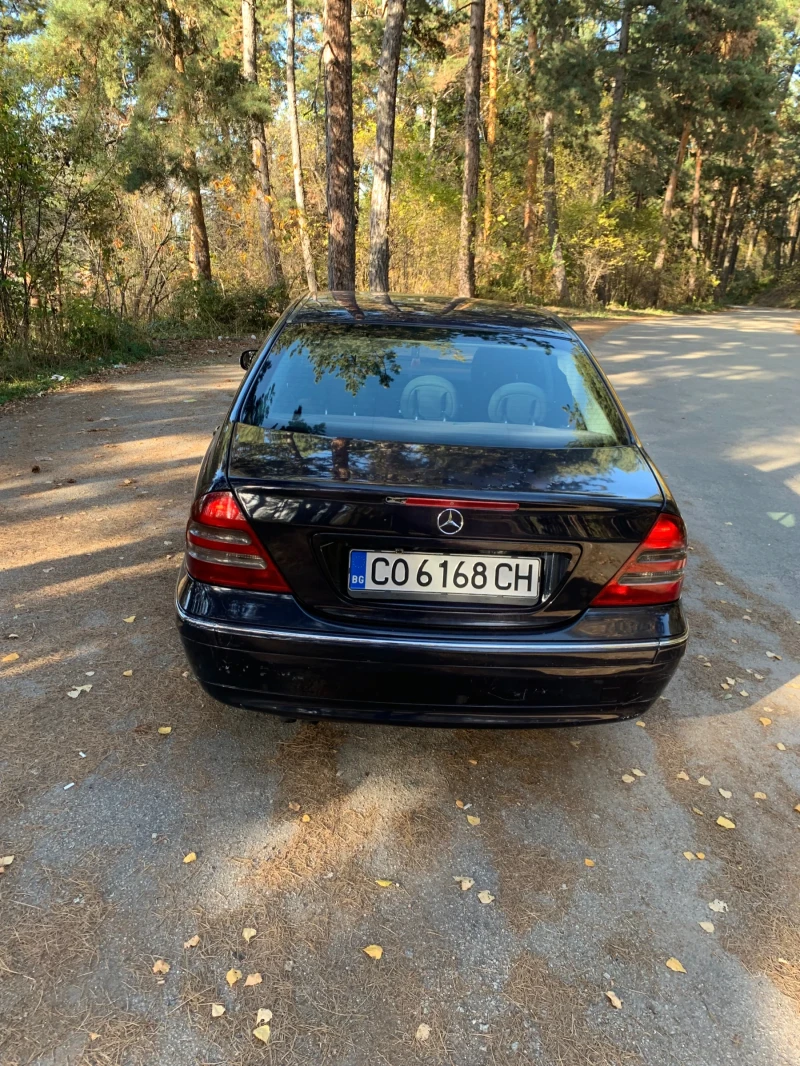 Mercedes-Benz C 220, снимка 2 - Автомобили и джипове - 49434472