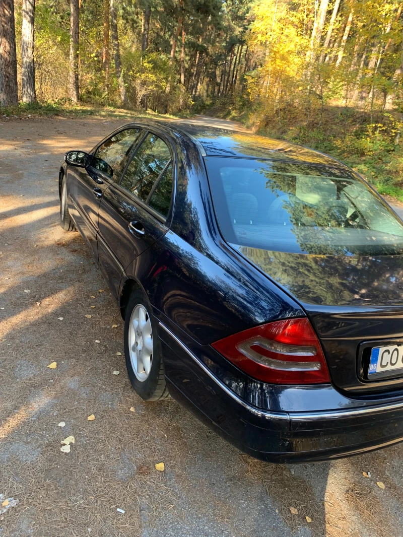 Mercedes-Benz C 220, снимка 3 - Автомобили и джипове - 49434472