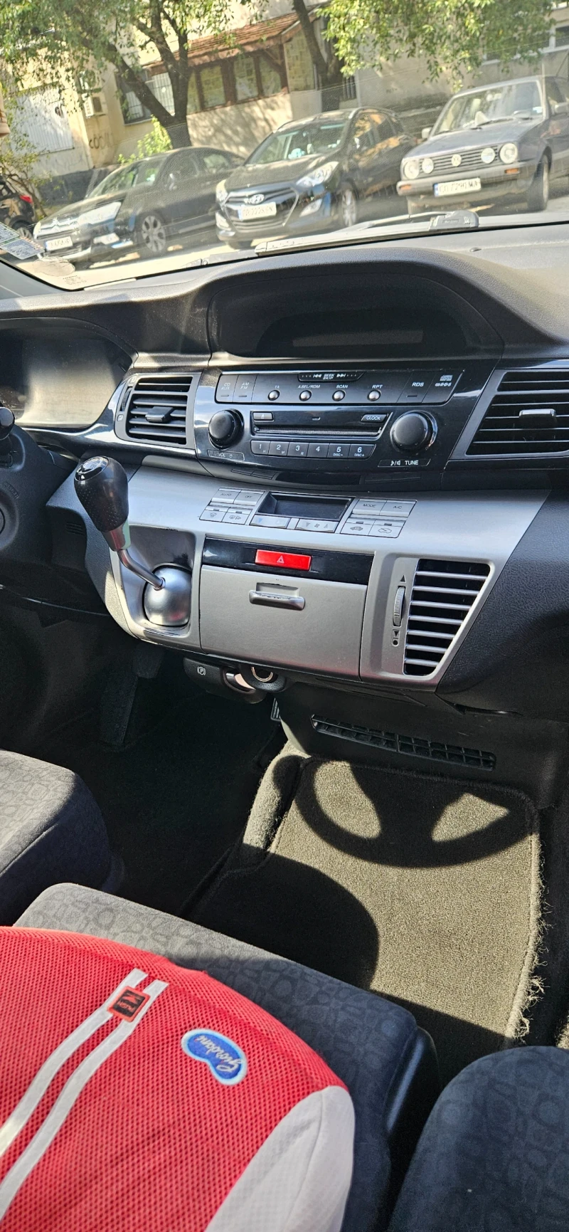 Honda Fr-v 2.2 CTDI, снимка 10 - Автомобили и джипове - 52032769