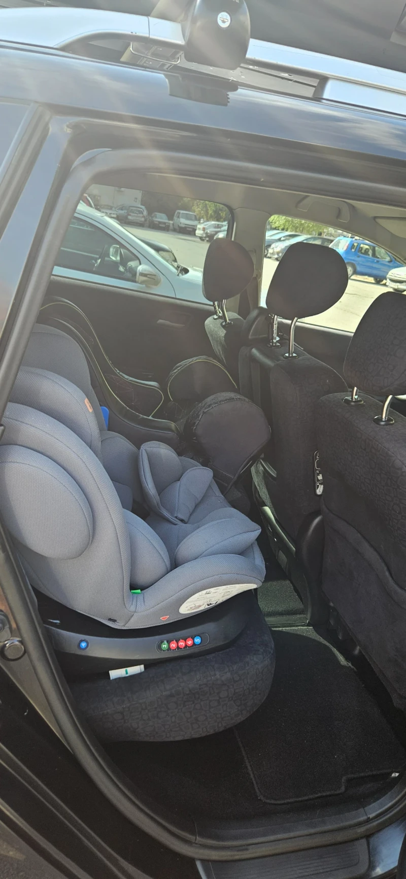 Honda Fr-v 2.2 CTDI, снимка 8 - Автомобили и джипове - 52032769