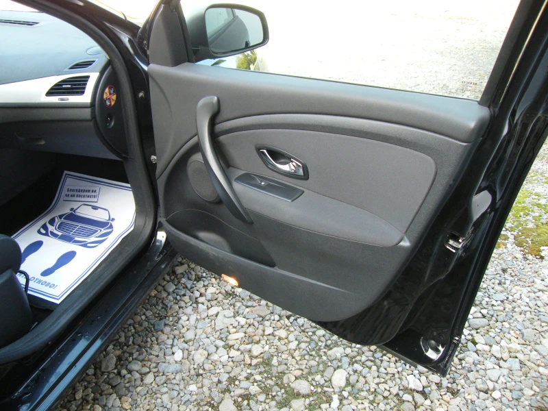 Renault Megane 1.5DCI, снимка 15 - Автомобили и джипове - 52148109