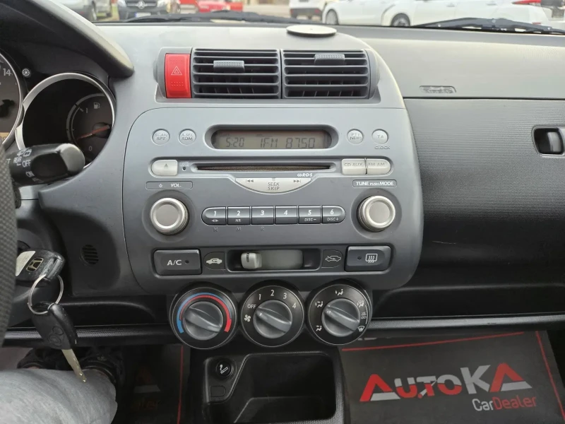 Honda Jazz 1.2i-78кс= FACELIFT= 178.000км= КЛИМАТИК, снимка 16 - Автомобили и джипове - 52713237