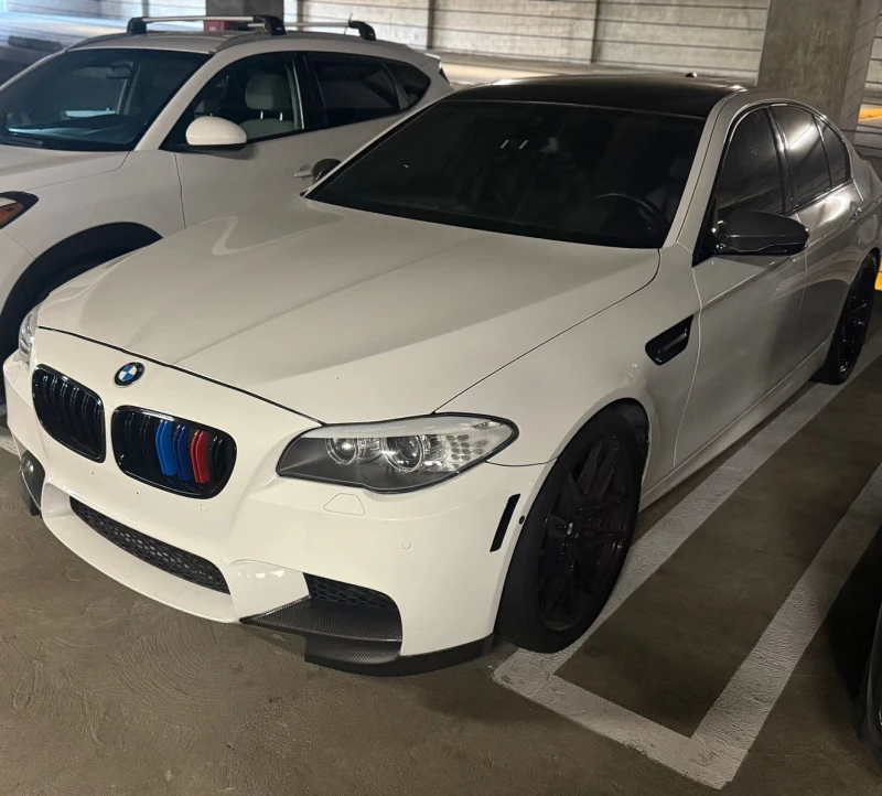 BMW M5 * CARFAX * БЕЗ ПЪРВОНАЧАЛНА ВНОСКА, снимка 6 - Автомобили и джипове - 52840323