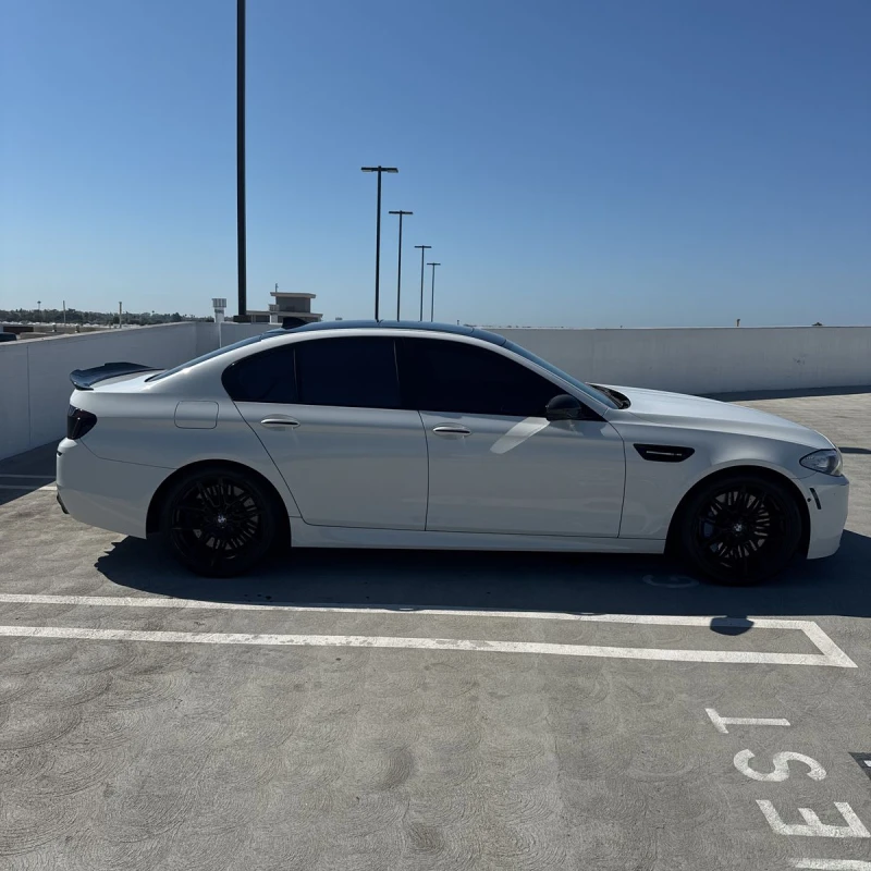 BMW M5 * CARFAX * БЕЗ ПЪРВОНАЧАЛНА ВНОСКА, снимка 10 - Автомобили и джипове - 52840323