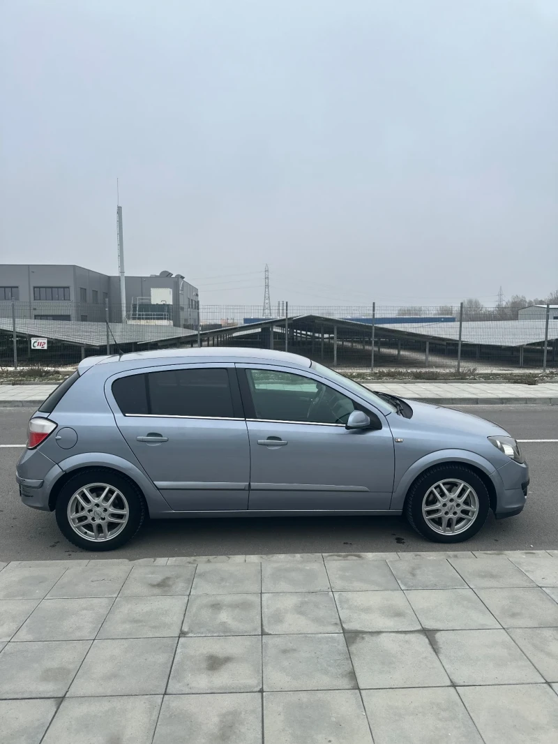 Opel Astra 1.9, 120кс, клима, обслужена, реални километри, снимка 7 - Автомобили и джипове - 52856519