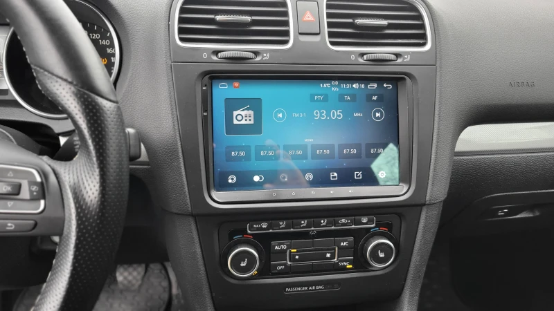 VW Golf 2.0 TDI, снимка 10 - Автомобили и джипове - 53428267