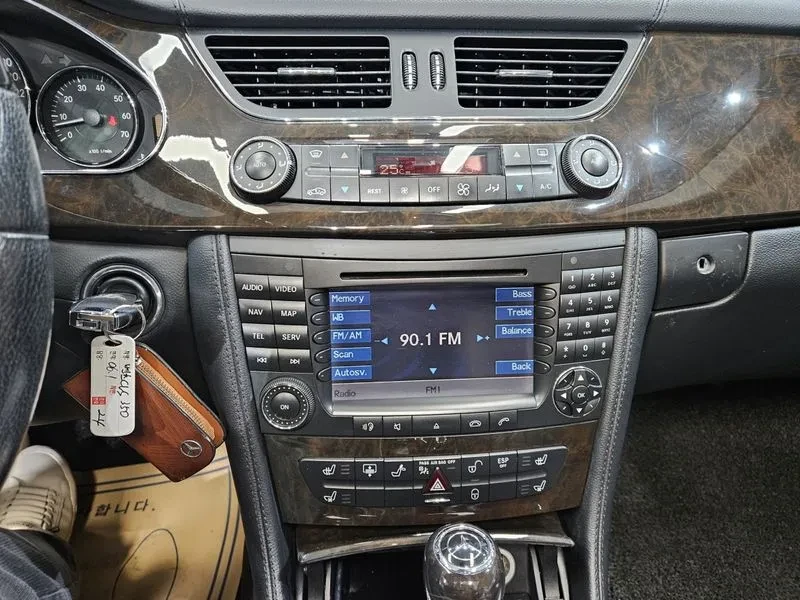 Mercedes-Benz CLS 350 W219 , снимка 14 - Автомобили и джипове - 56085213