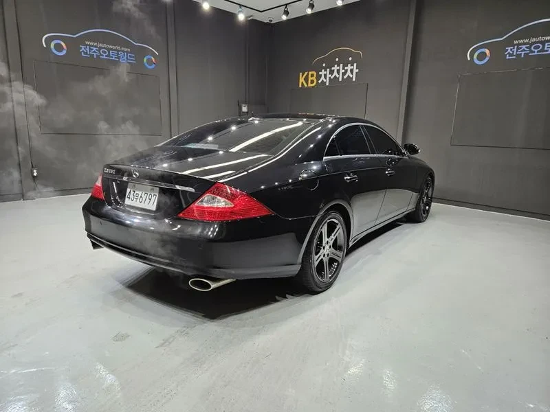 Mercedes-Benz CLS 350 W219 , снимка 2 - Автомобили и джипове - 56085213