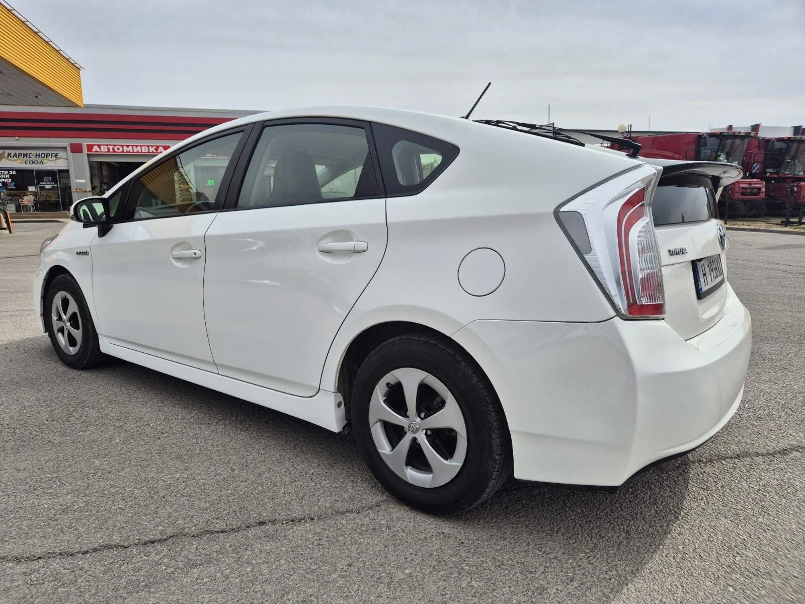 Toyota Prius Хибрид - изображение 2