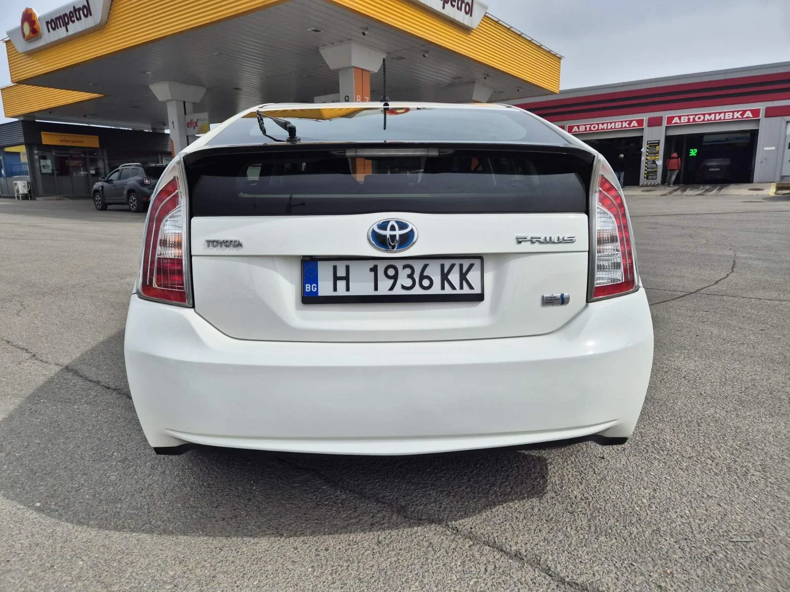 Toyota Prius Хибрид - изображение 3