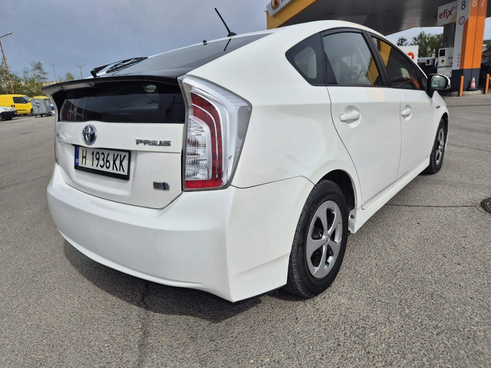 Toyota Prius Хибрид - изображение 4