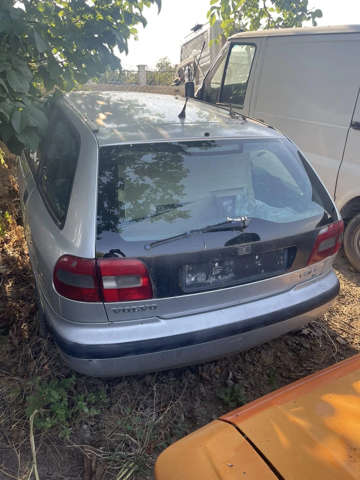 Volvo V40 1.8B - изображение 2