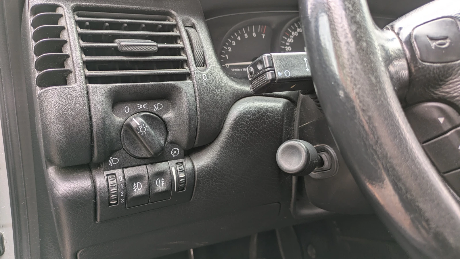 Opel Vectra CDX - изображение 8