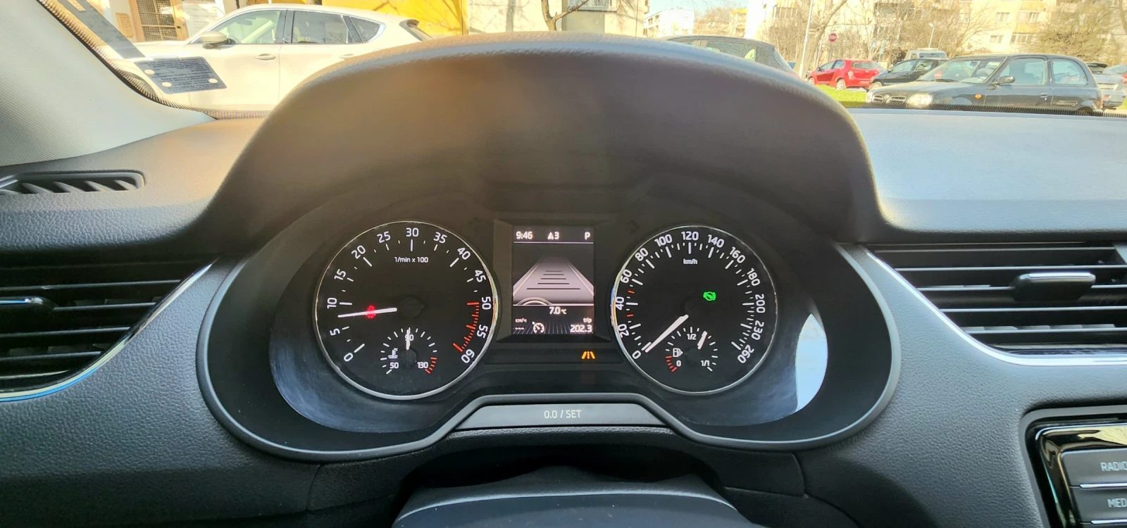 Skoda Octavia 1.6 TDI 110hp Дистроник, снимка 12 - Автомобили и джипове - 53754970