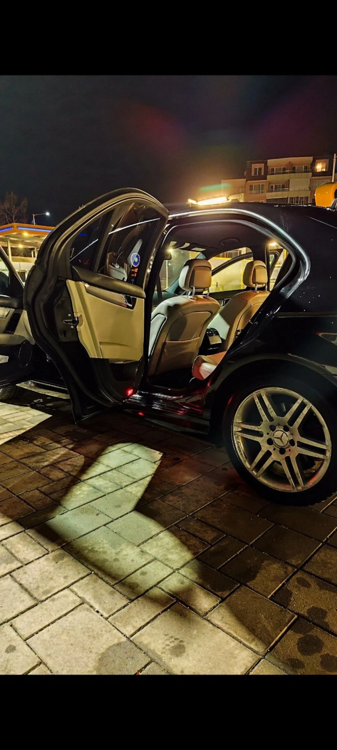 Mercedes-Benz C 320, снимка 4 - Автомобили и джипове - 54229706