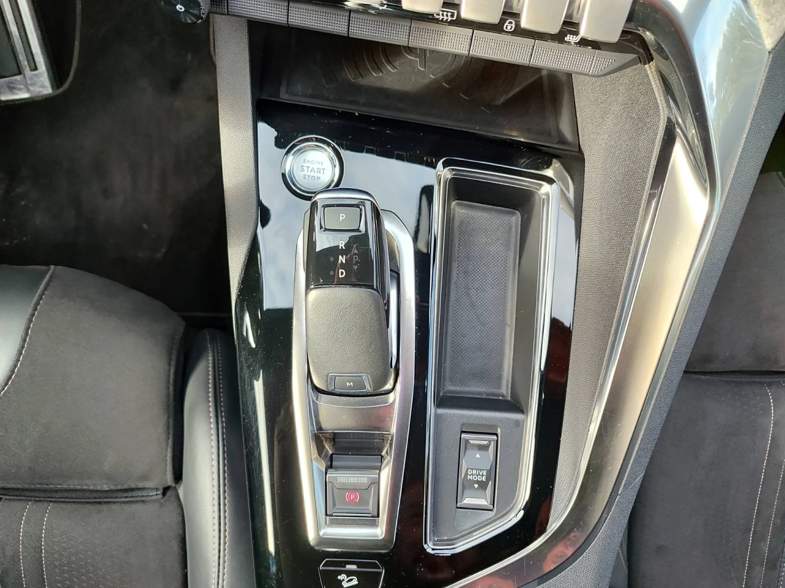 Peugeot 3008 GT Pack 1.5 BlueHDi (130hp) AT8, снимка 13 - Автомобили и джипове - 54266377
