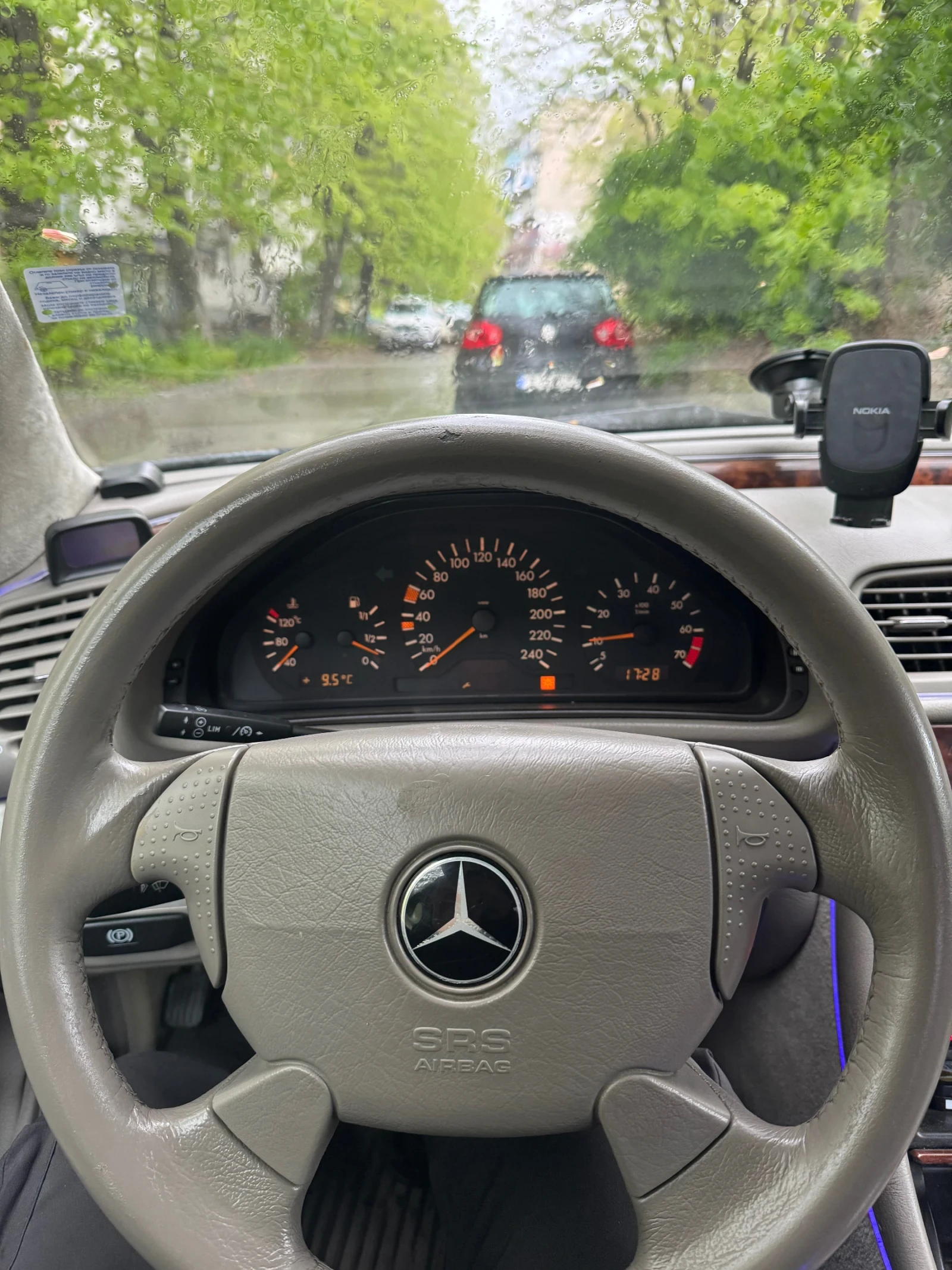 Mercedes-Benz CLK Clk 200 lpg, снимка 9 - Автомобили и джипове - 54369859