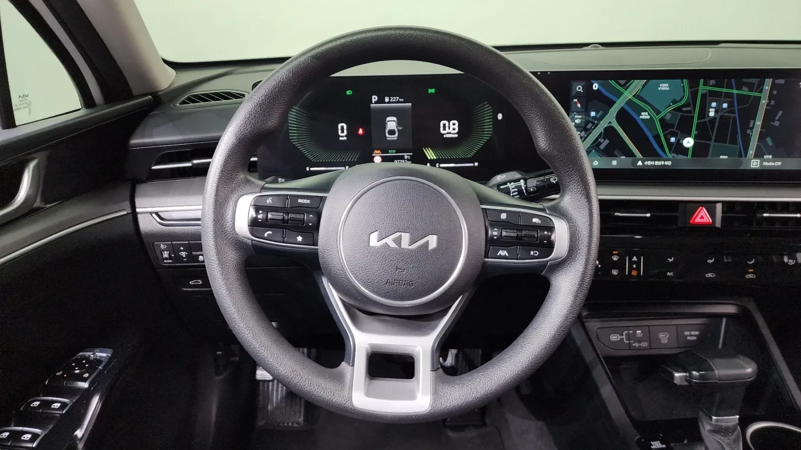 Kia K5 2.0 LPG* NAVI* CAM* ПОДГРЕВ, снимка 3 - Автомобили и джипове - 55146144