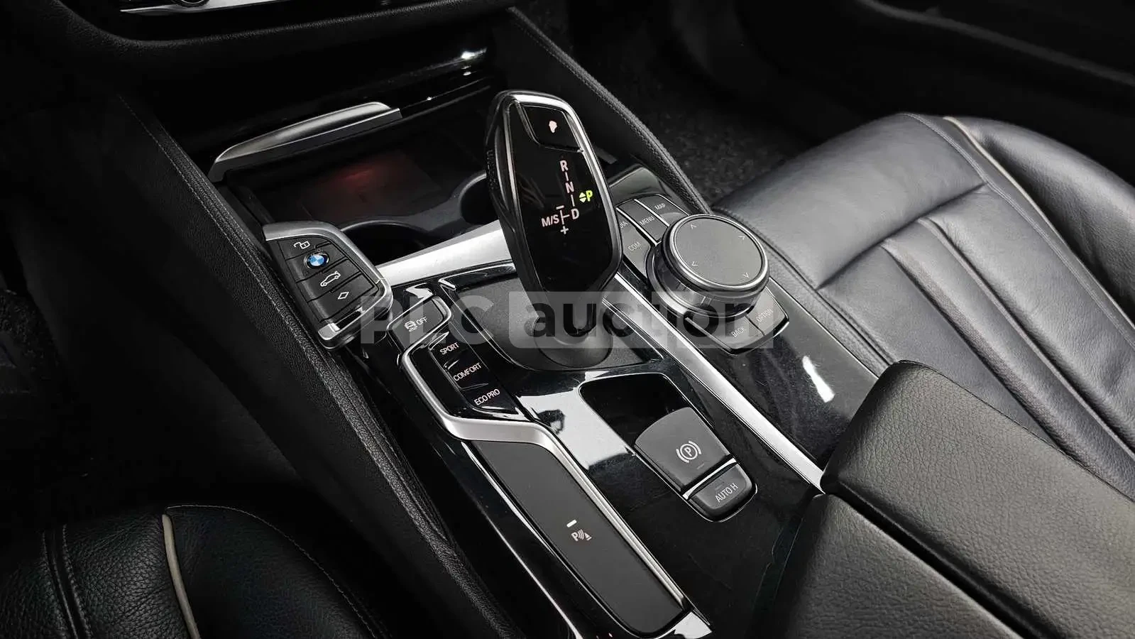 BMW 520 M SPORT+ HEAD UP/360CAM!ПАНОРАМА, снимка 8 - Автомобили и джипове - 55236565