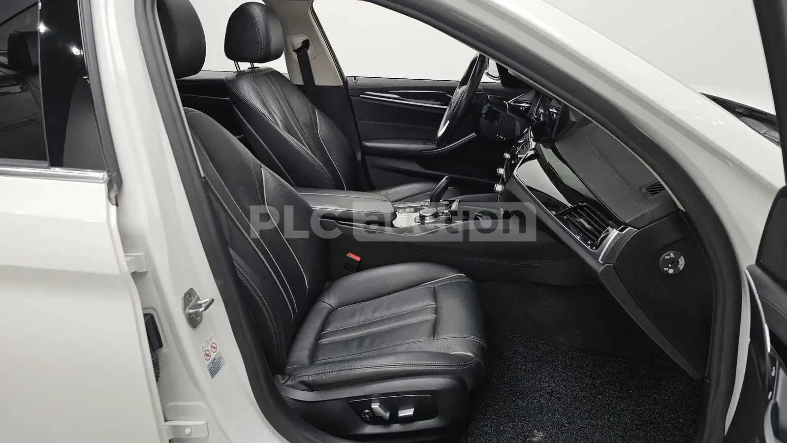 BMW 520 M SPORT+ HEAD UP/360CAM!ПАНОРАМА, снимка 10 - Автомобили и джипове - 55236565