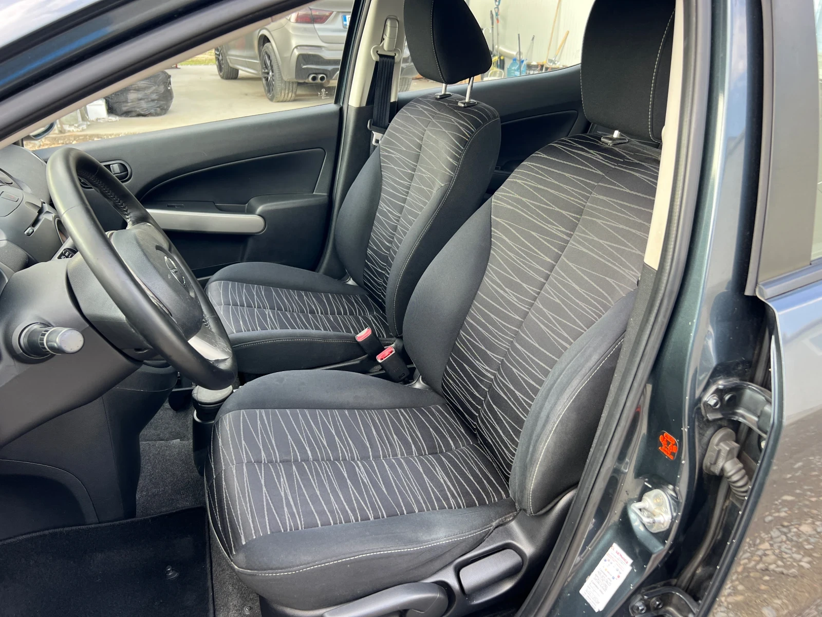 Mazda 2 1.3i-75к.с./ Климатик/ Италия, снимка 11 - Автомобили и джипове - 55362778