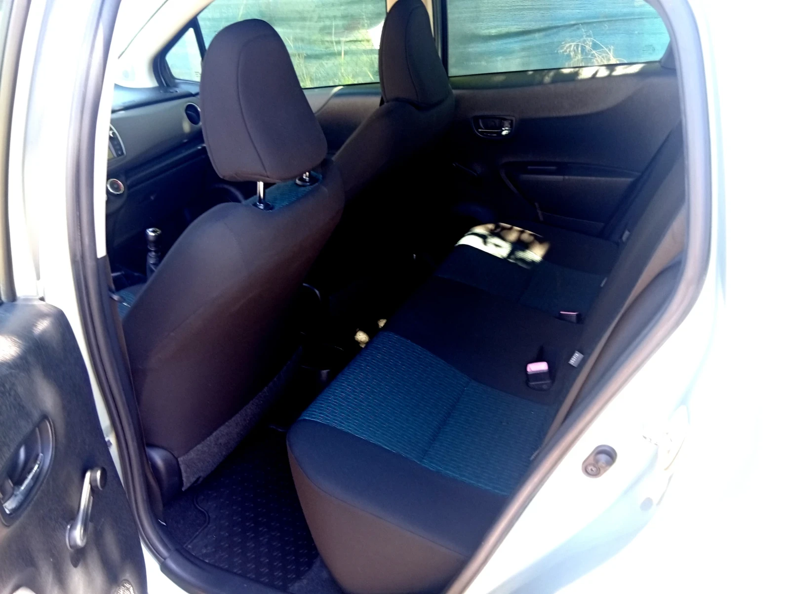 Toyota Yaris 1.3, снимка 12 - Автомобили и джипове - 55713720
