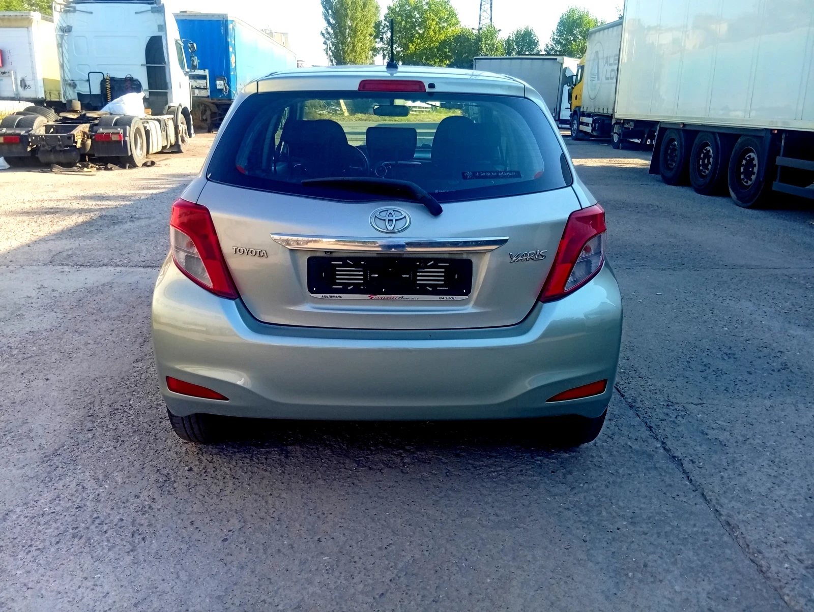 Toyota Yaris 1.3, снимка 6 - Автомобили и джипове - 55713720