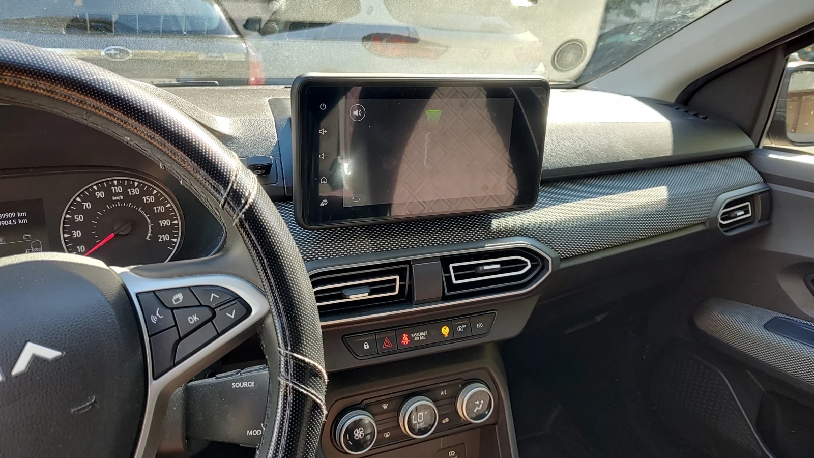 Dacia Logan ECO-G, снимка 4 - Автомобили и джипове - 56168417