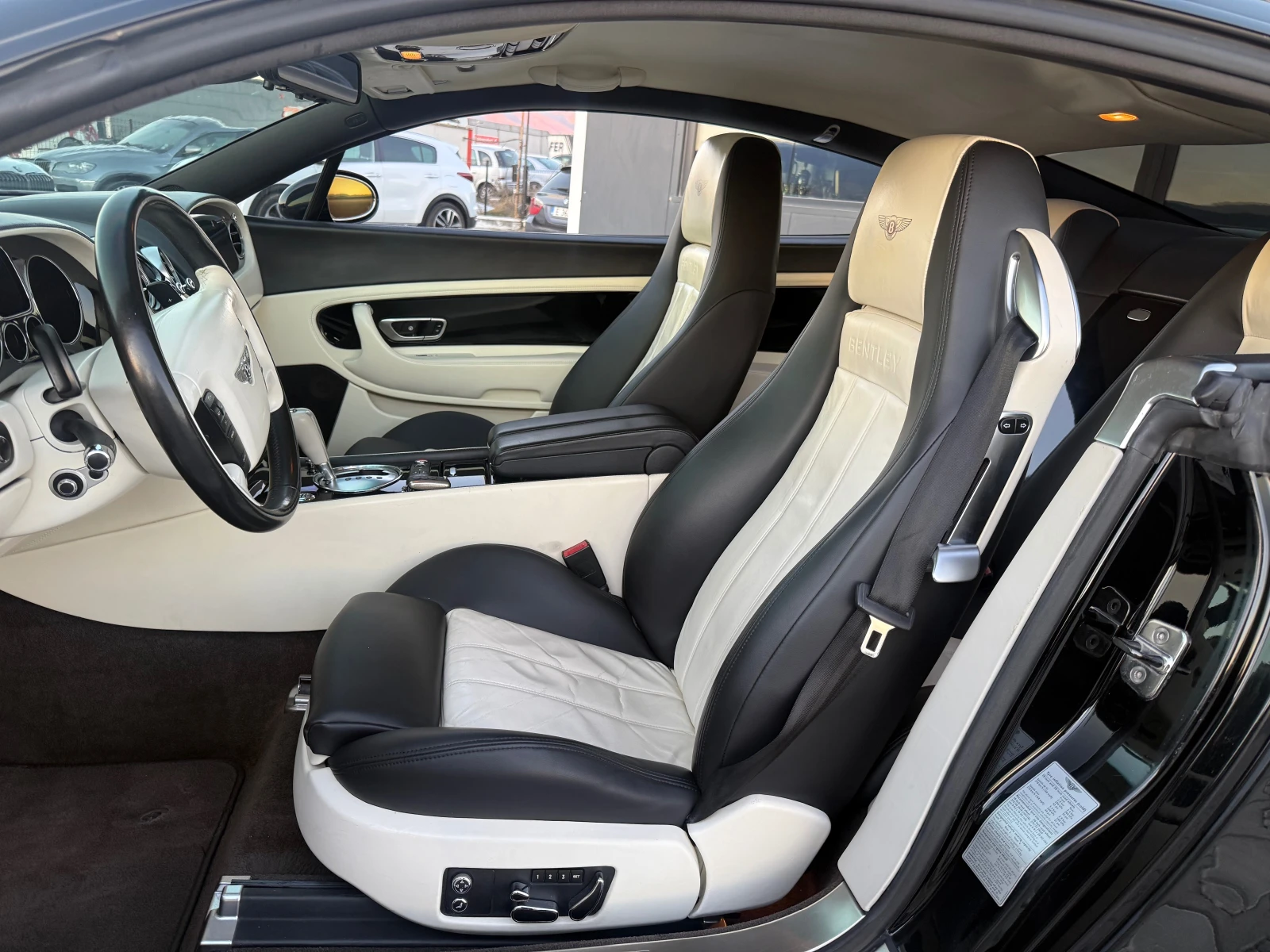 Bentley Continental gt V12 6000i 560 ks Собствен лизинг !!!, снимка 11 - Автомобили и джипове - 56575438