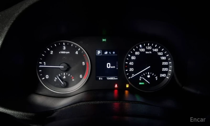 Hyundai Tucson, снимка 8 - Автомобили и джипове - 52875211