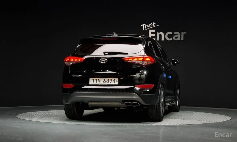 Hyundai Tucson, снимка 4 - Автомобили и джипове - 52875211