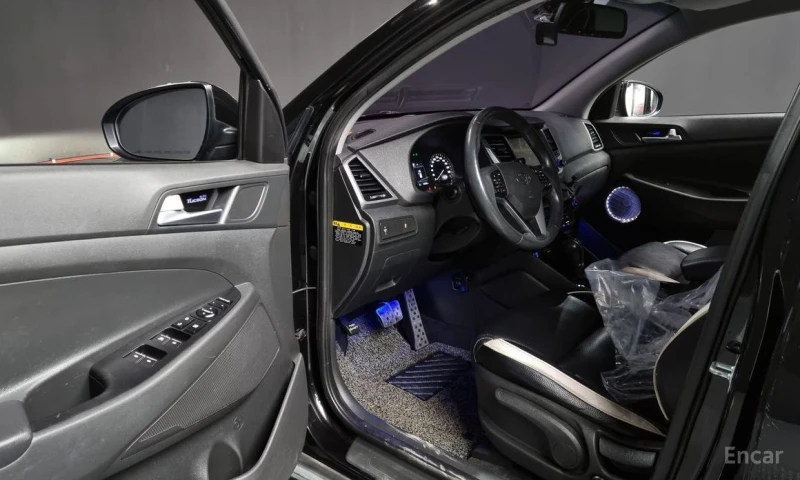 Hyundai Tucson, снимка 10 - Автомобили и джипове - 52875211